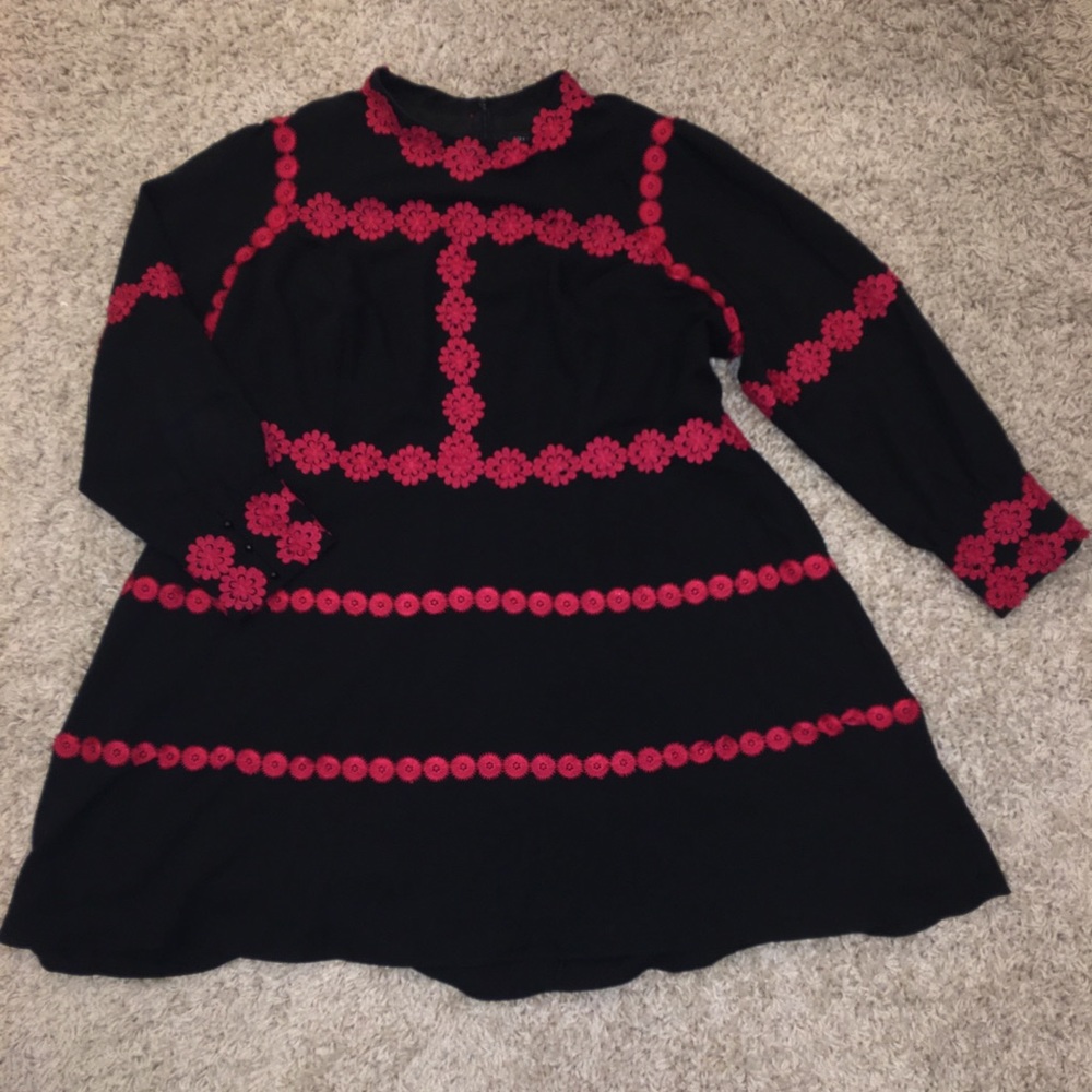 Liza Luxe Modcloth Mod Black Long Sleeve Dress with dark pink Floral Trim - Picture 2 of 6